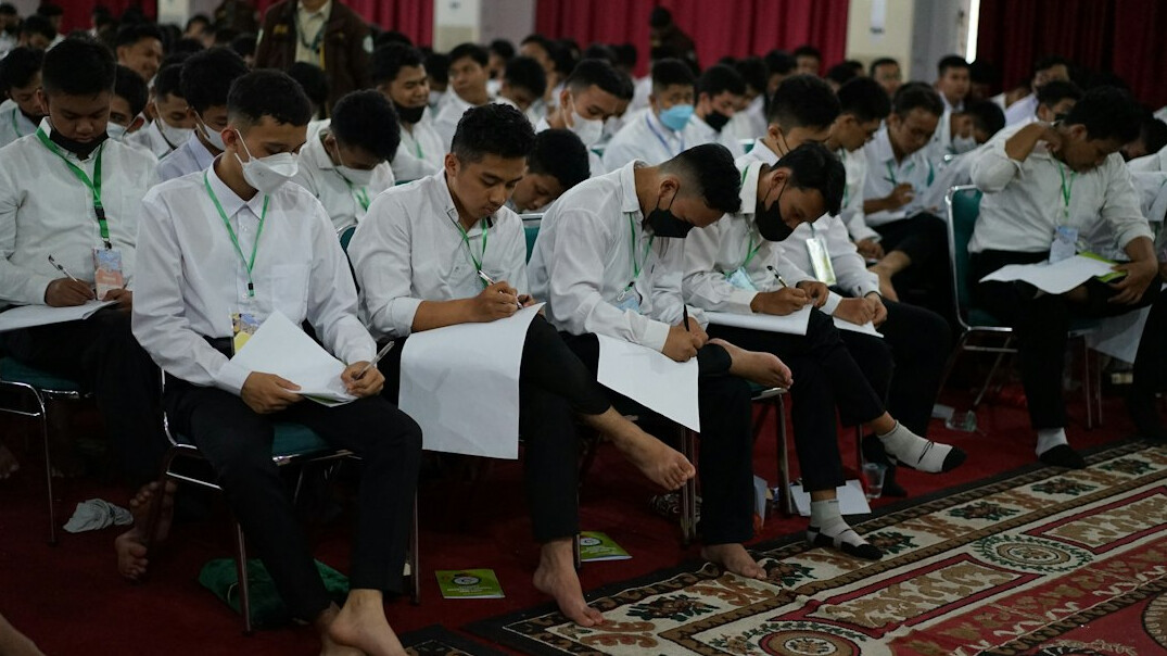 professional attending health education course